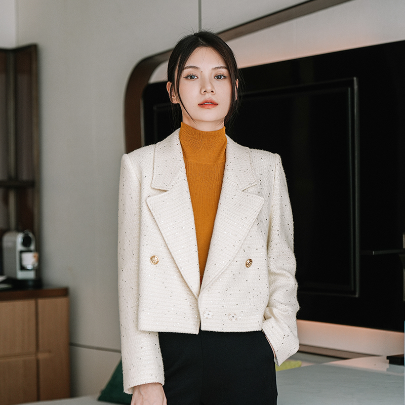 谭飞【盖茨比西装】截短直筒版型 显瘦显高大翻驳领米休闲白色西装 