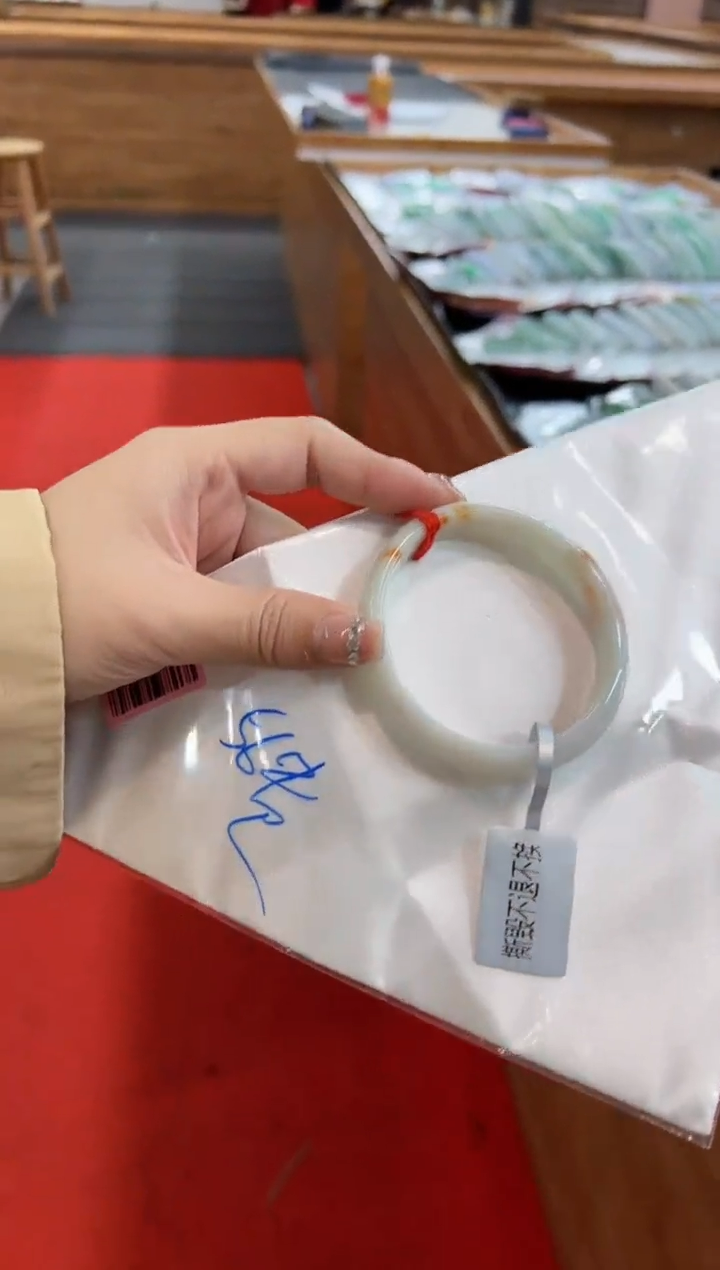 【闪购商品】翡翠手镯未镶嵌翡翠56贵