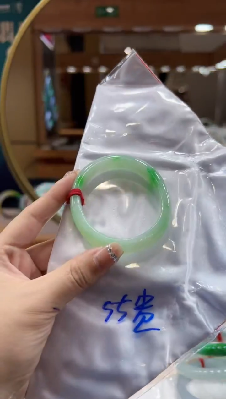 【闪购商品】翡翠手镯未镶嵌翡翠55贵