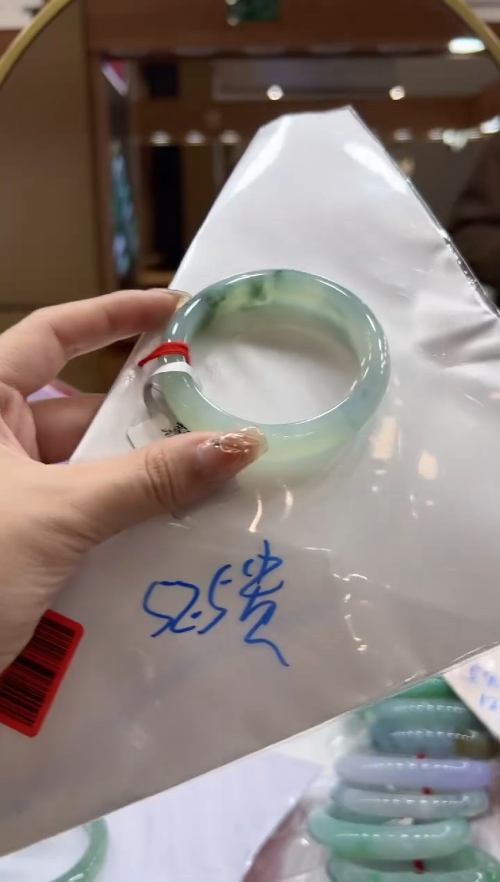 【闪购商品】翡翠手镯未镶嵌翡翠52.5贵 冰丝