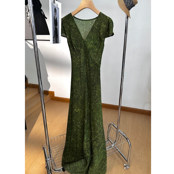 晓雅家    桑蚕丝时尚复古高级绿色显瘦显白V领短袖斜裁连衣裙女