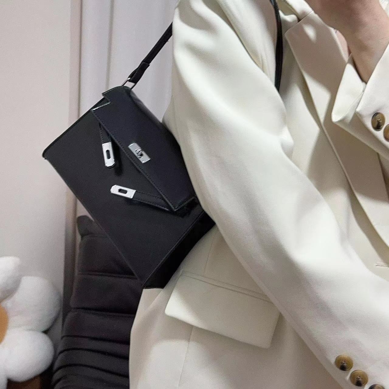 401--440 新款女士斜挎包 【挂件不送】经典气质休闲百搭加厚纯色