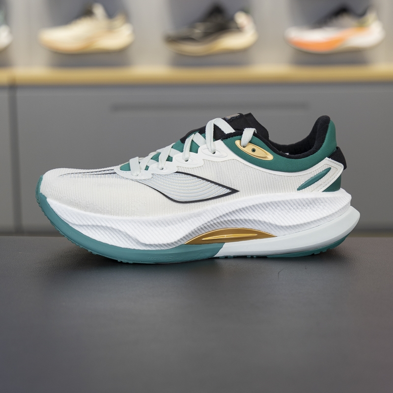 李宁越影4 PRO跑鞋男子2024秋冬征荣配色回弹缓震保护跑鞋ARHU013
