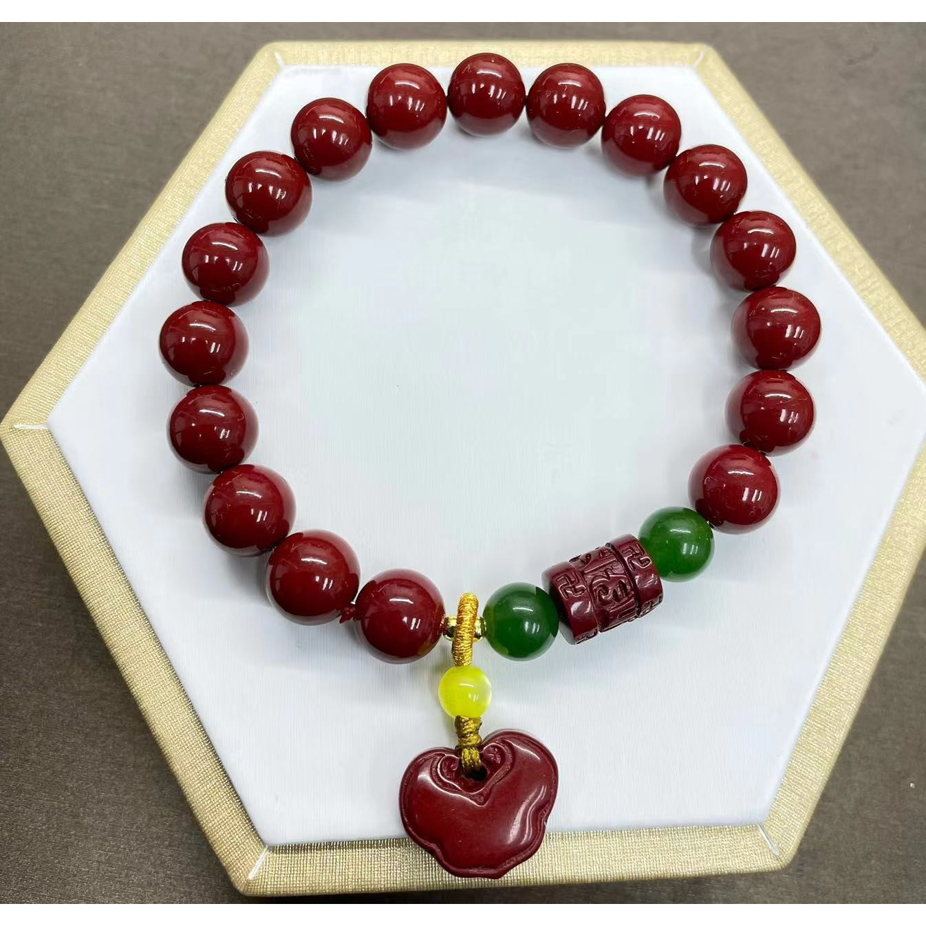 含辰砂工艺品013卡10m六字桶珠加小锁提溜手串