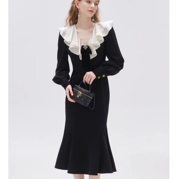 早秋2025年收腰新款气质千金荷叶边V领蝴蝶结优雅鱼尾连衣裙拼接