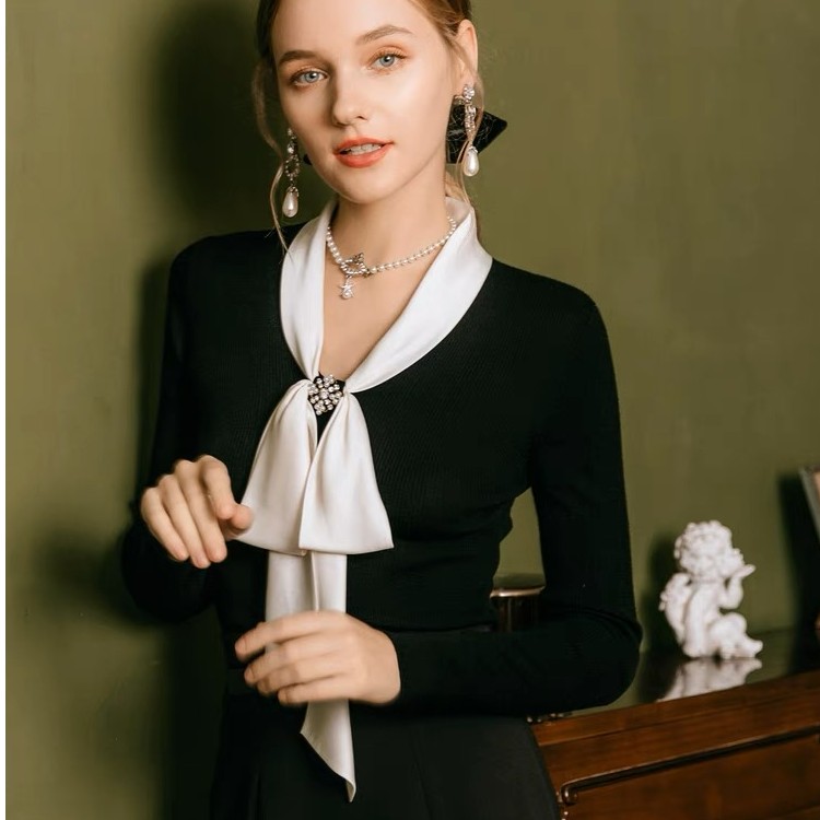 2025早秋新款气质法式V领蝴蝶结珠饰时尚修身长袖薄款针织衫百搭