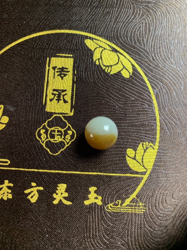 和田玉 糖白 卡12 多宝单珠 微棉点 糖白分明 新疆料 油糯 无纹裂