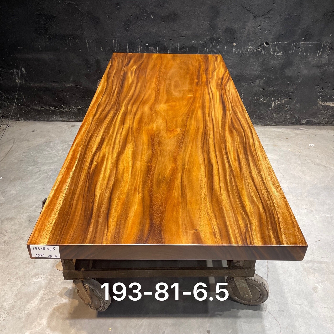 斐济胡桃木大板桌尺寸：193-81-6.5