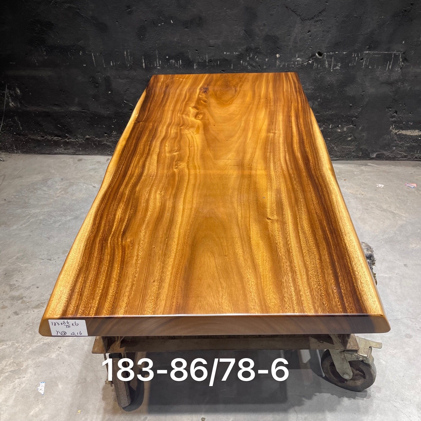 斐济胡桃木大板桌尺寸：183-86/78-6