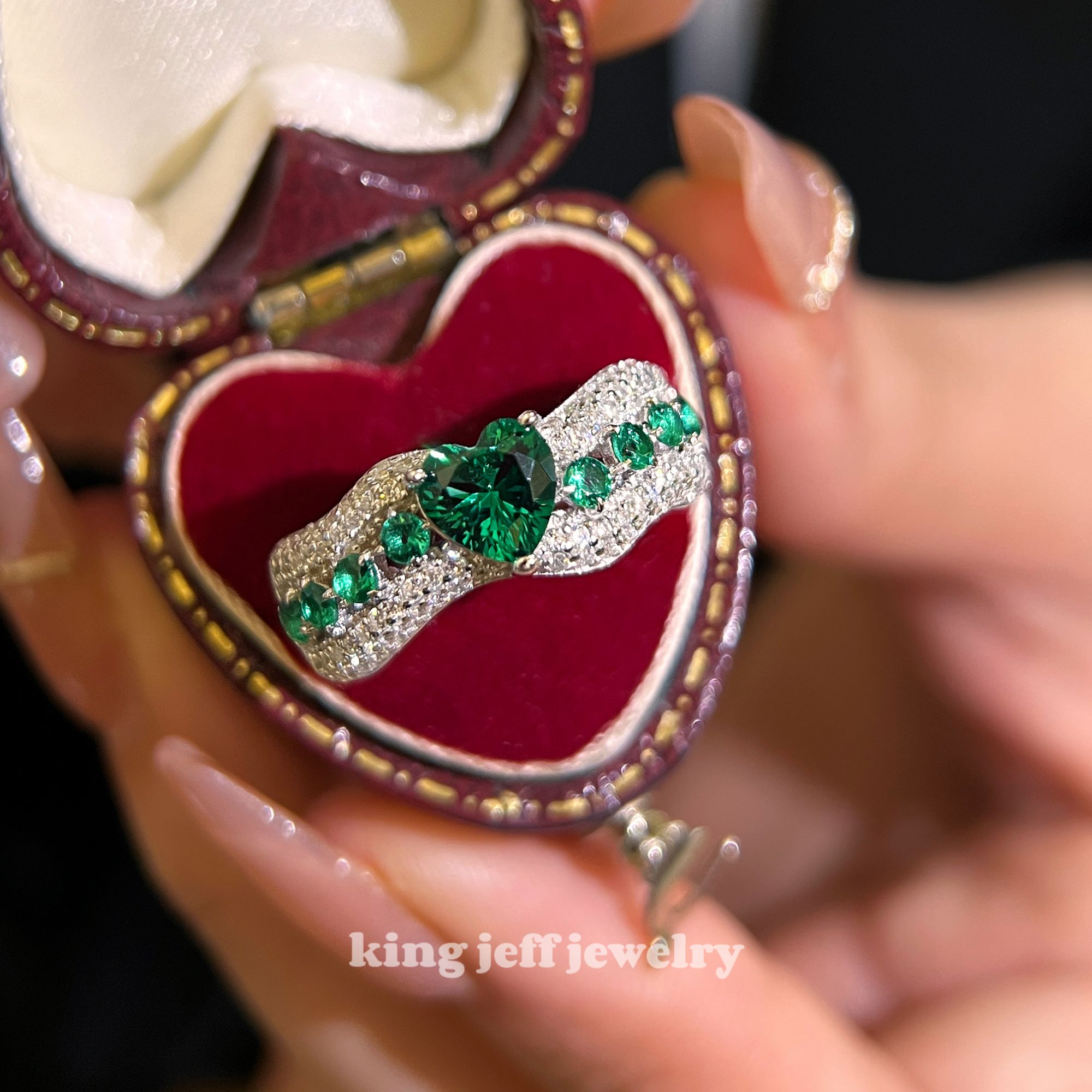 925银戒指 0金杰福s925银纽臂设计款1克拉木佐绿爱心戒指