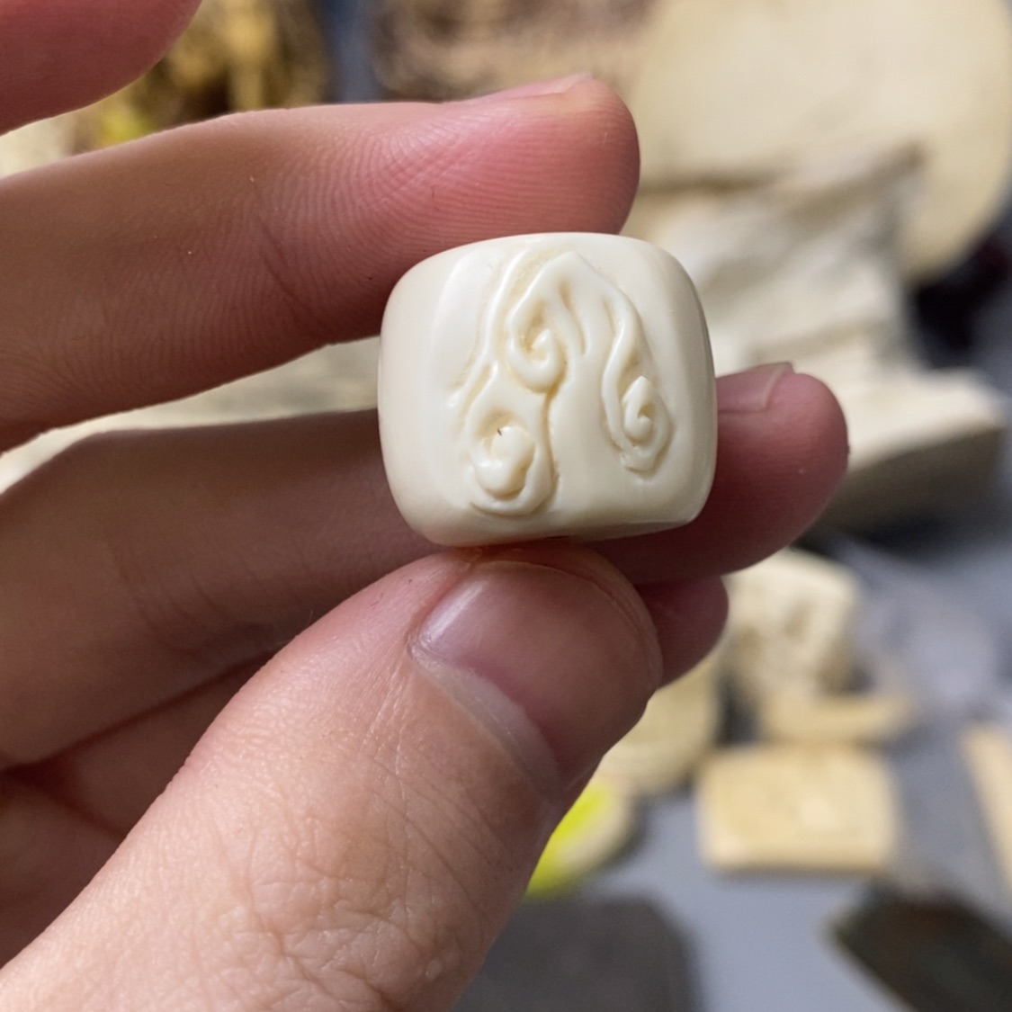 【闪购商品】天然保真猛犸牙根雕