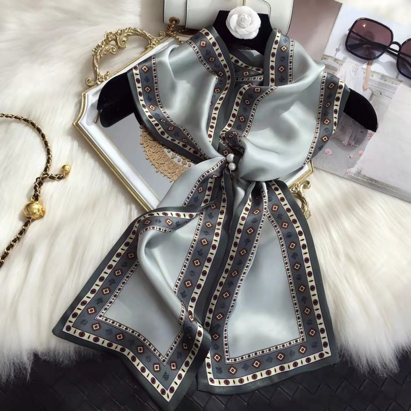 桑蚕丝双面 绿边 菱形图案145长巾董卿同款女士丝巾时尚高端飘带