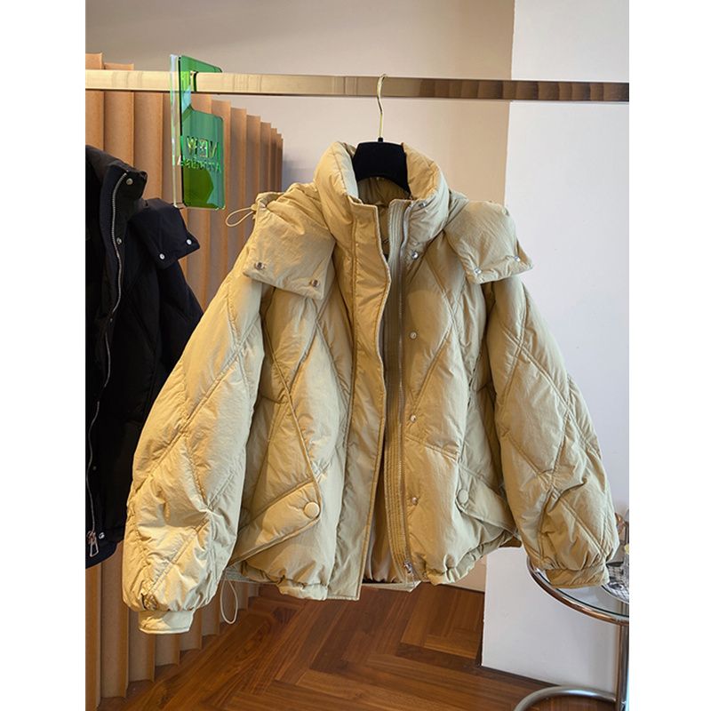 雪中飞高级设计感韩版大菱格连帽短款服女冬洋气宽松面包外套