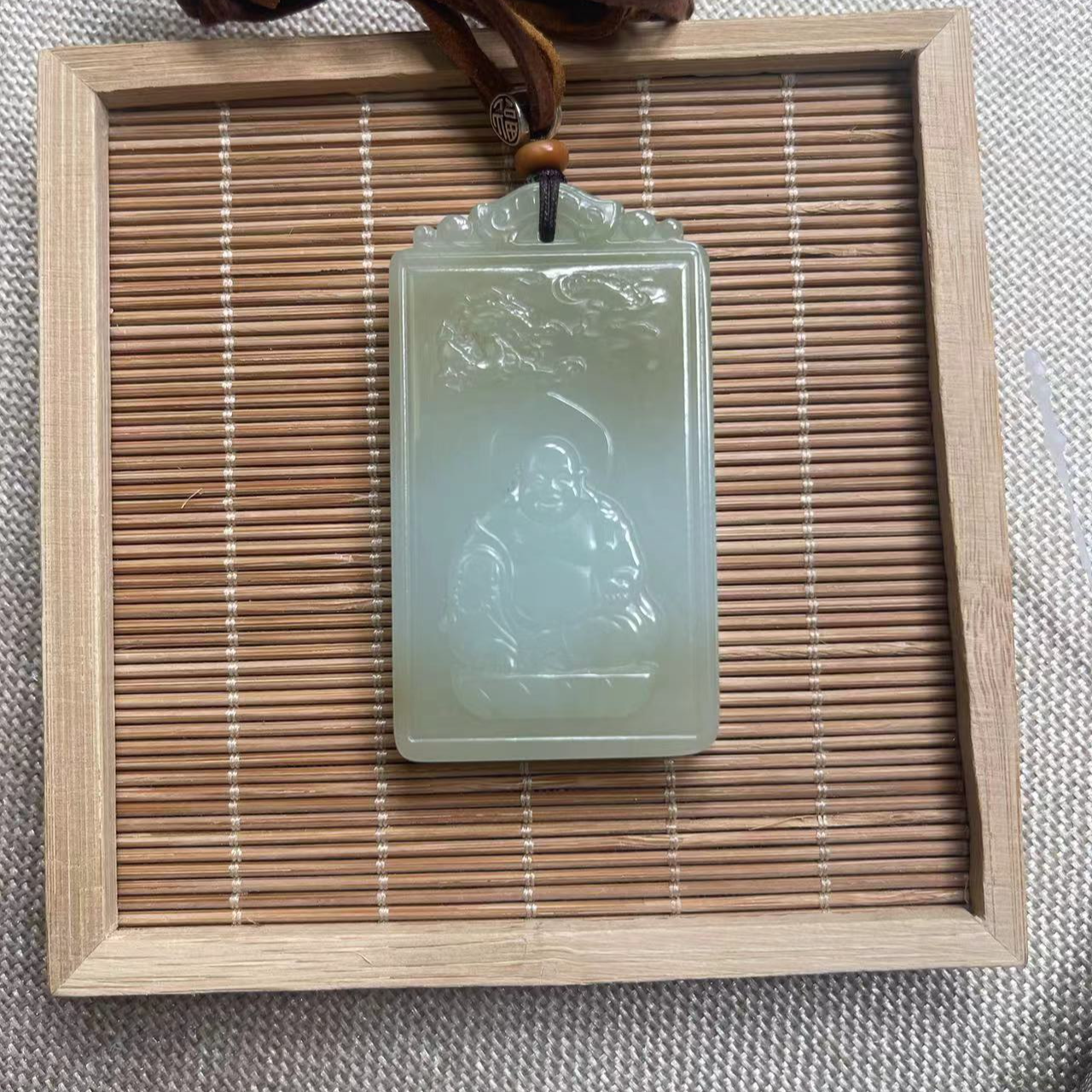 新疆和田玉且末糖精品佛公.女款时尚