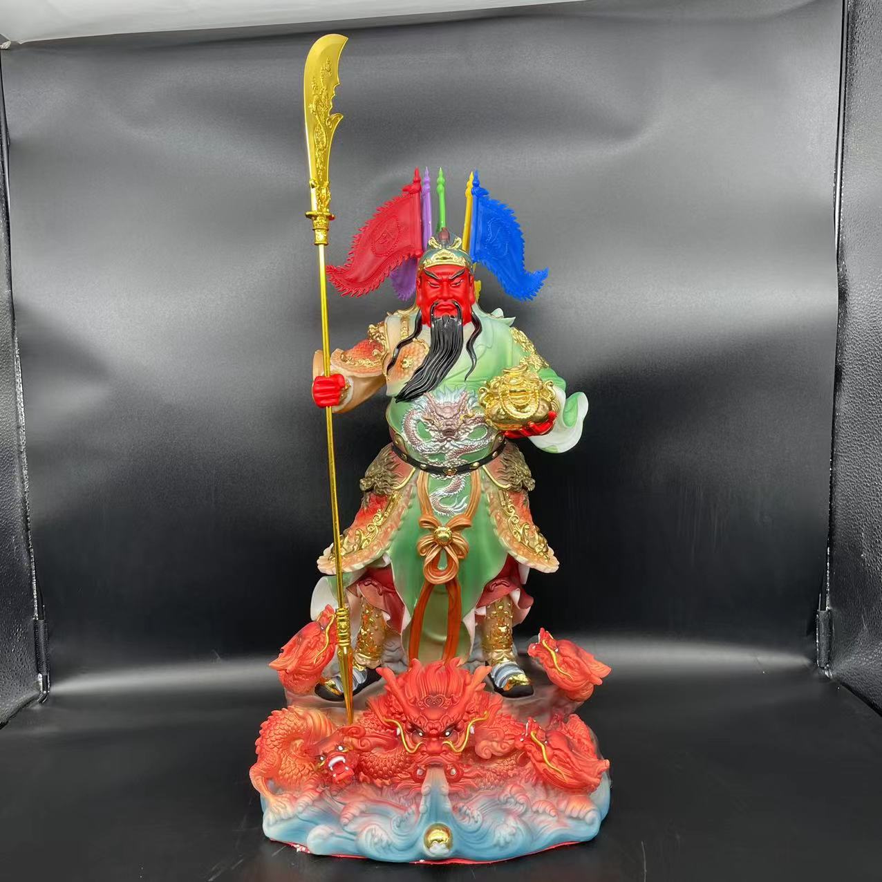 16寸合成空心汉白玉立刀背旗站九龙关公工艺品摆件