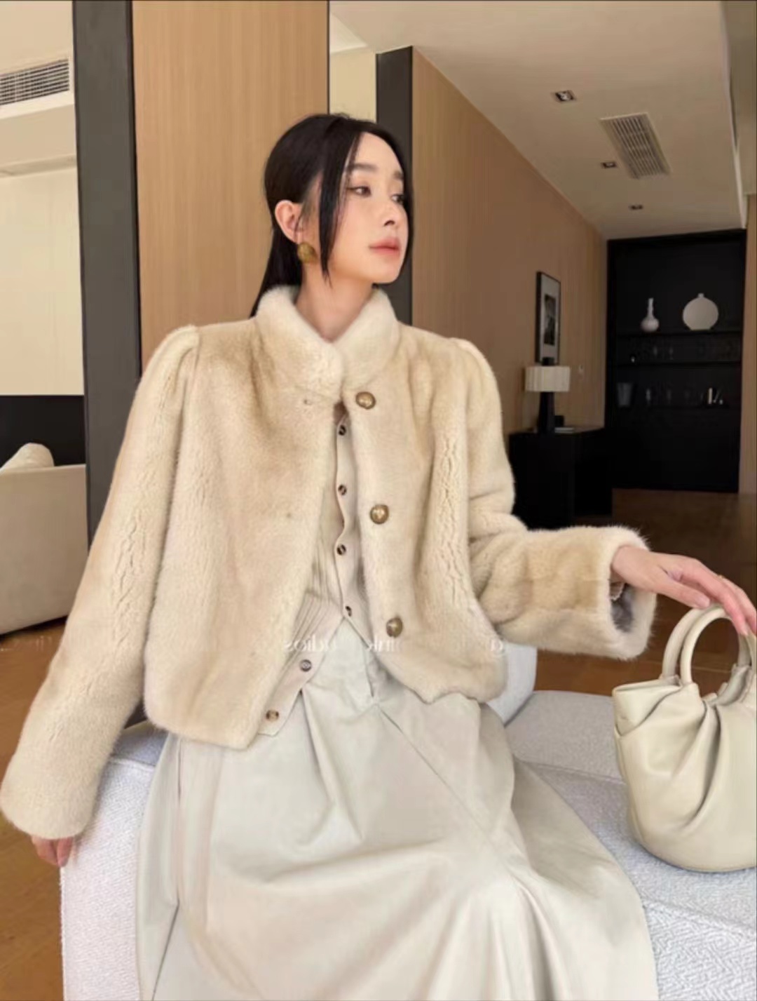 新款短款时尚立领小众设计师大衣轻奢女装百搭小香风小香风外套女