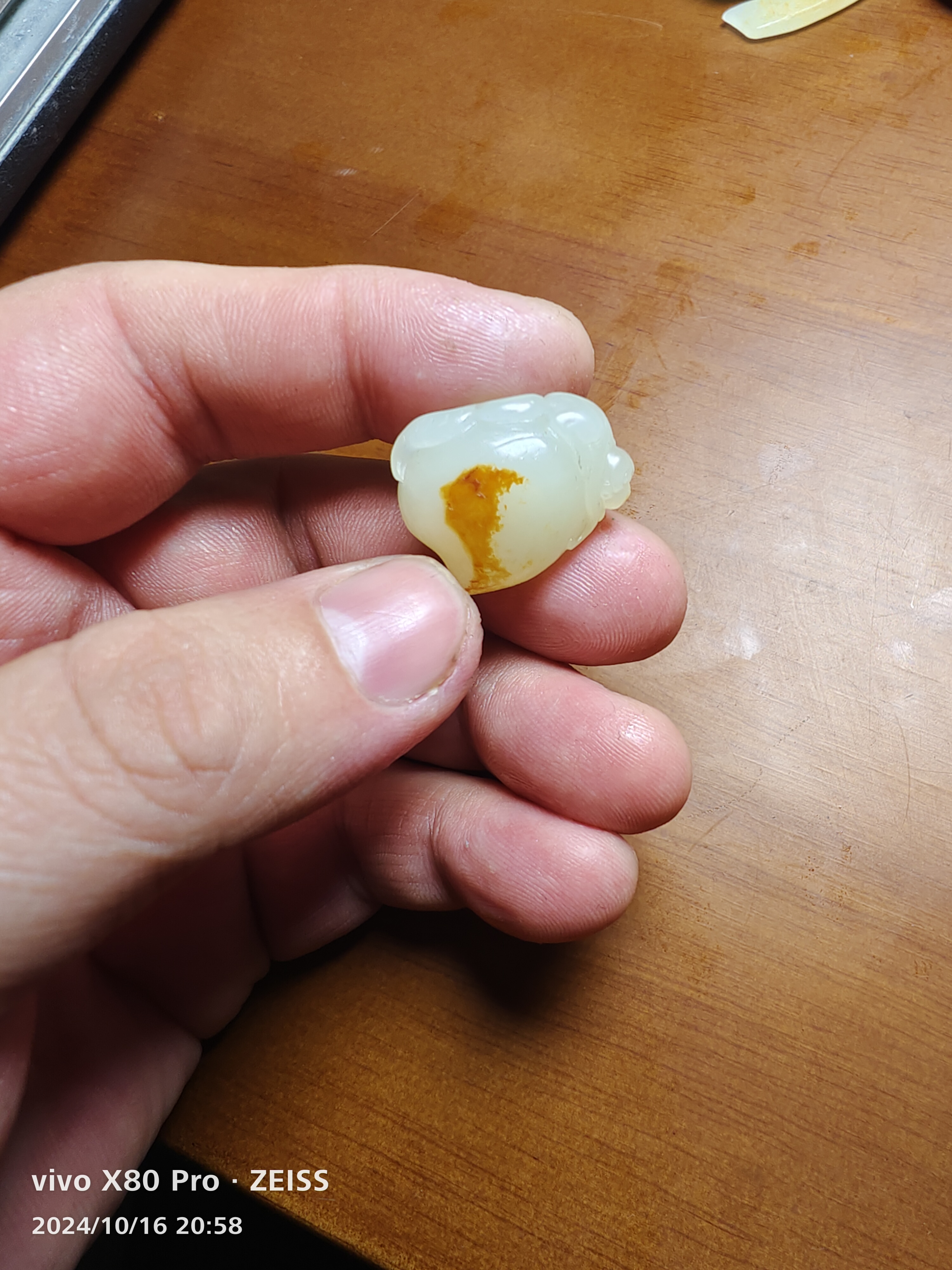 和田玉桃子18**14**25**重8.8克