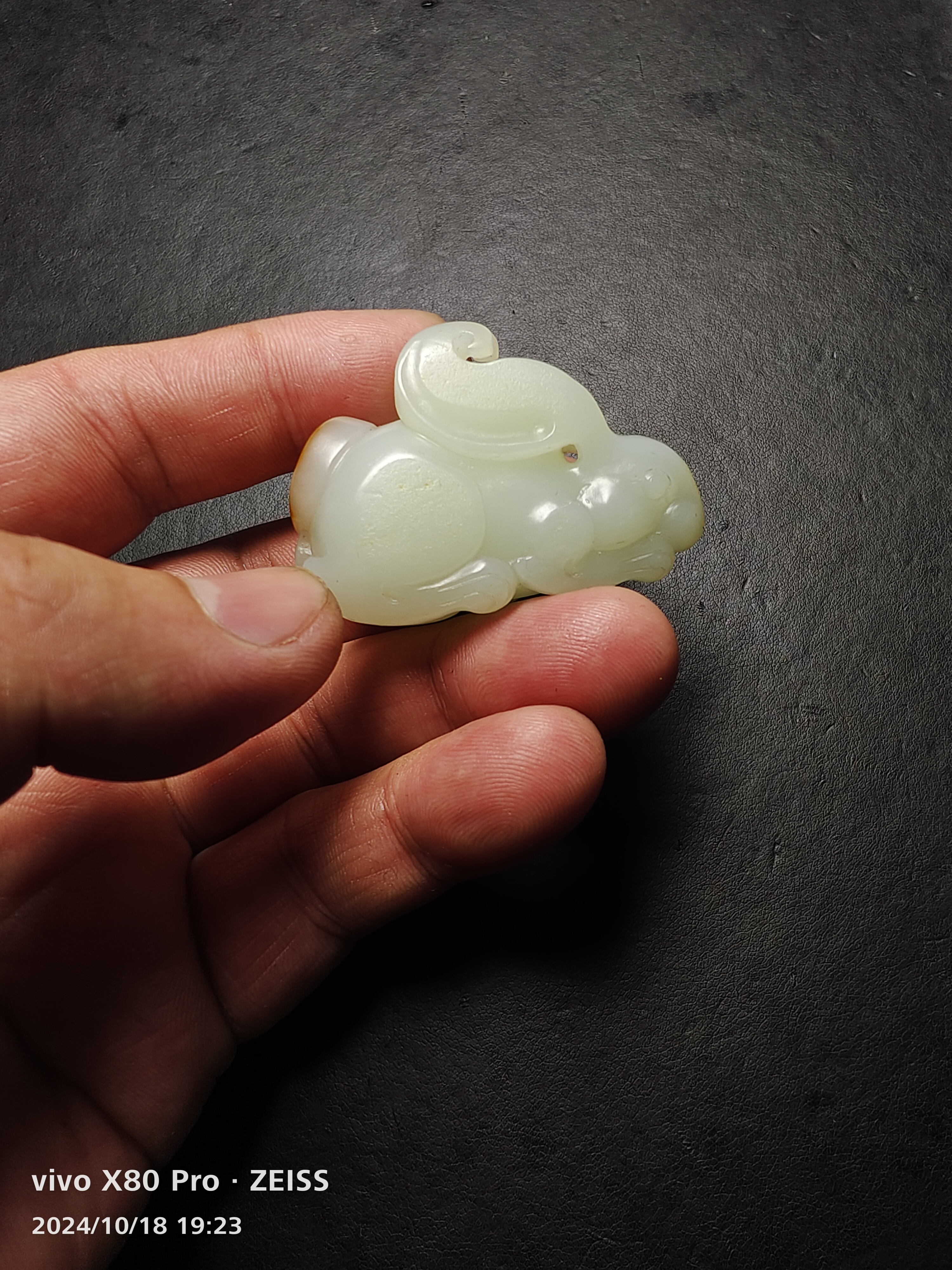 新疆和田玉兔子前途无量尺寸49**34**22**重45.9克