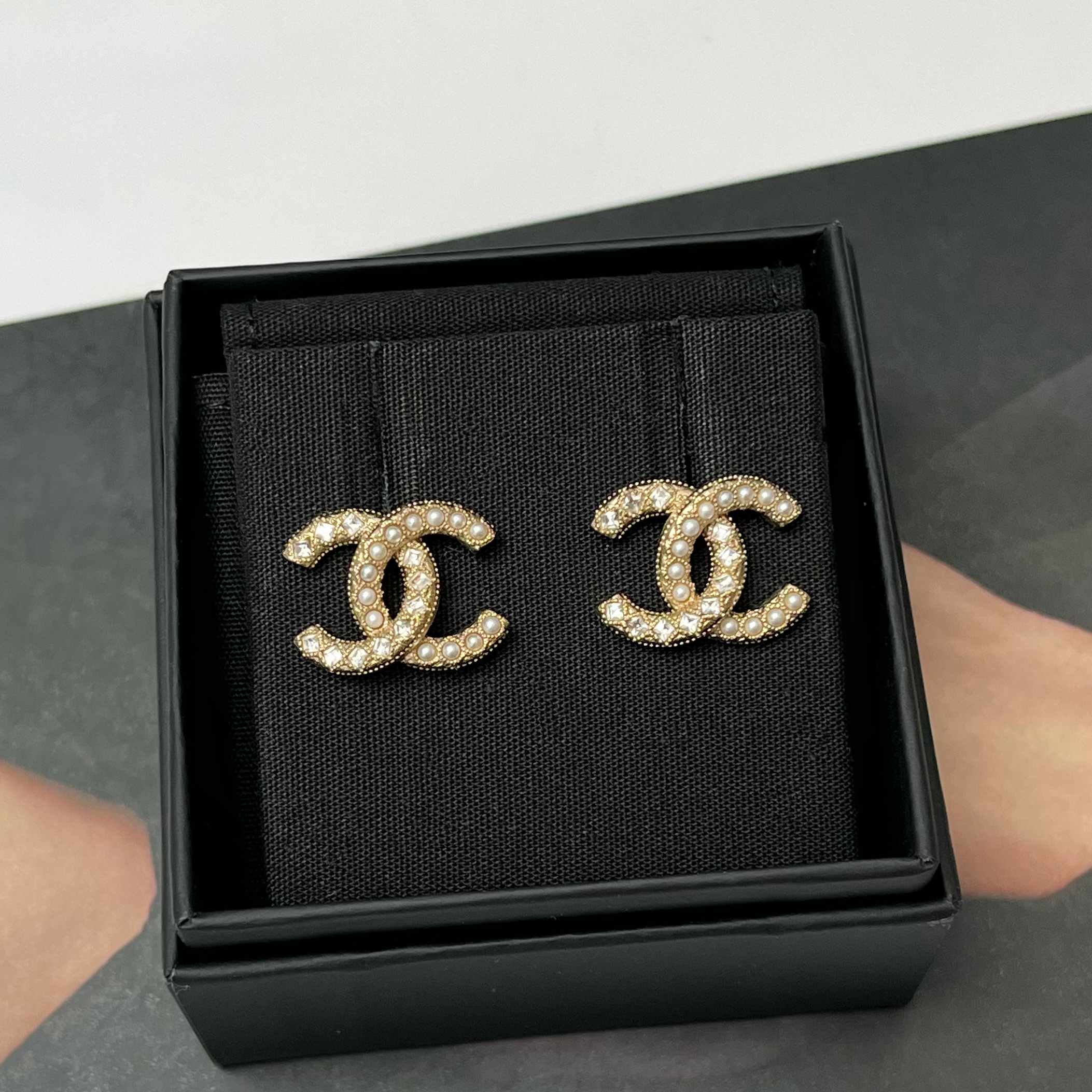 未使用 Chanel/香奈儿 经典款双C中号耳钉05096