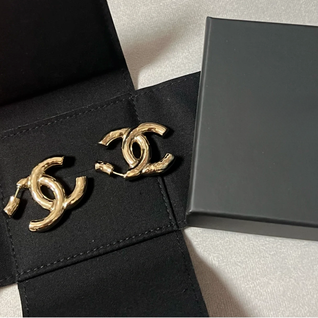 全新未使用 Chanel/香奈儿 22新款复古亮面大号双C耳环 03685