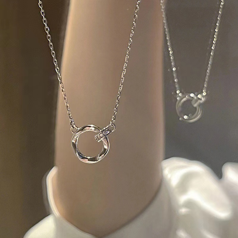 小众时尚轻奢简约圆环锁骨链钛钢项链莫比乌斯环项链女