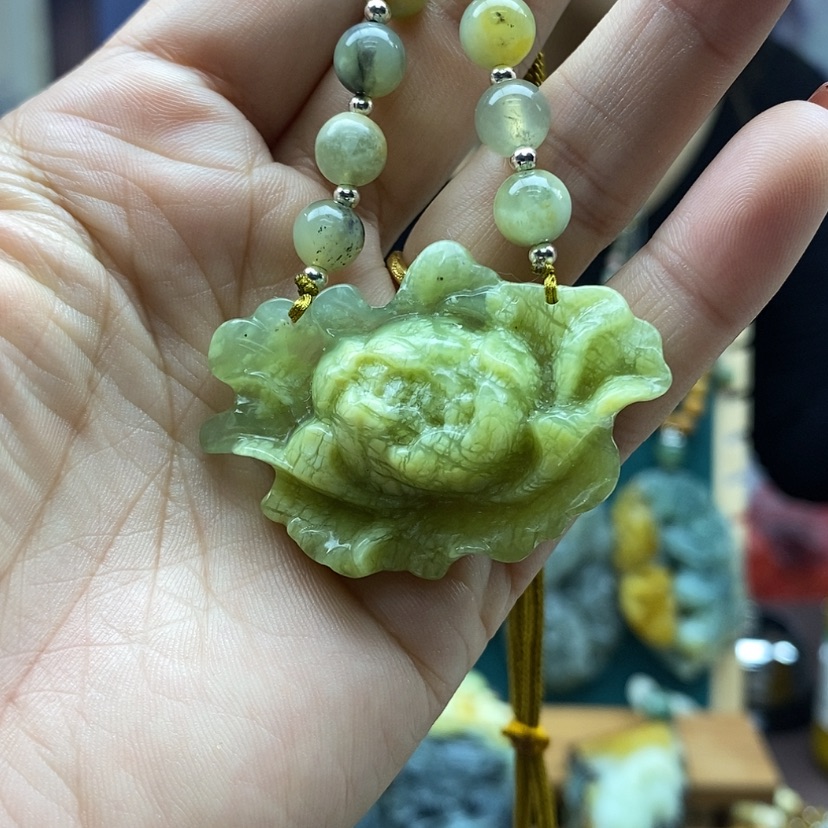 【闪购商品】蛇纹石玉挂件未镶嵌