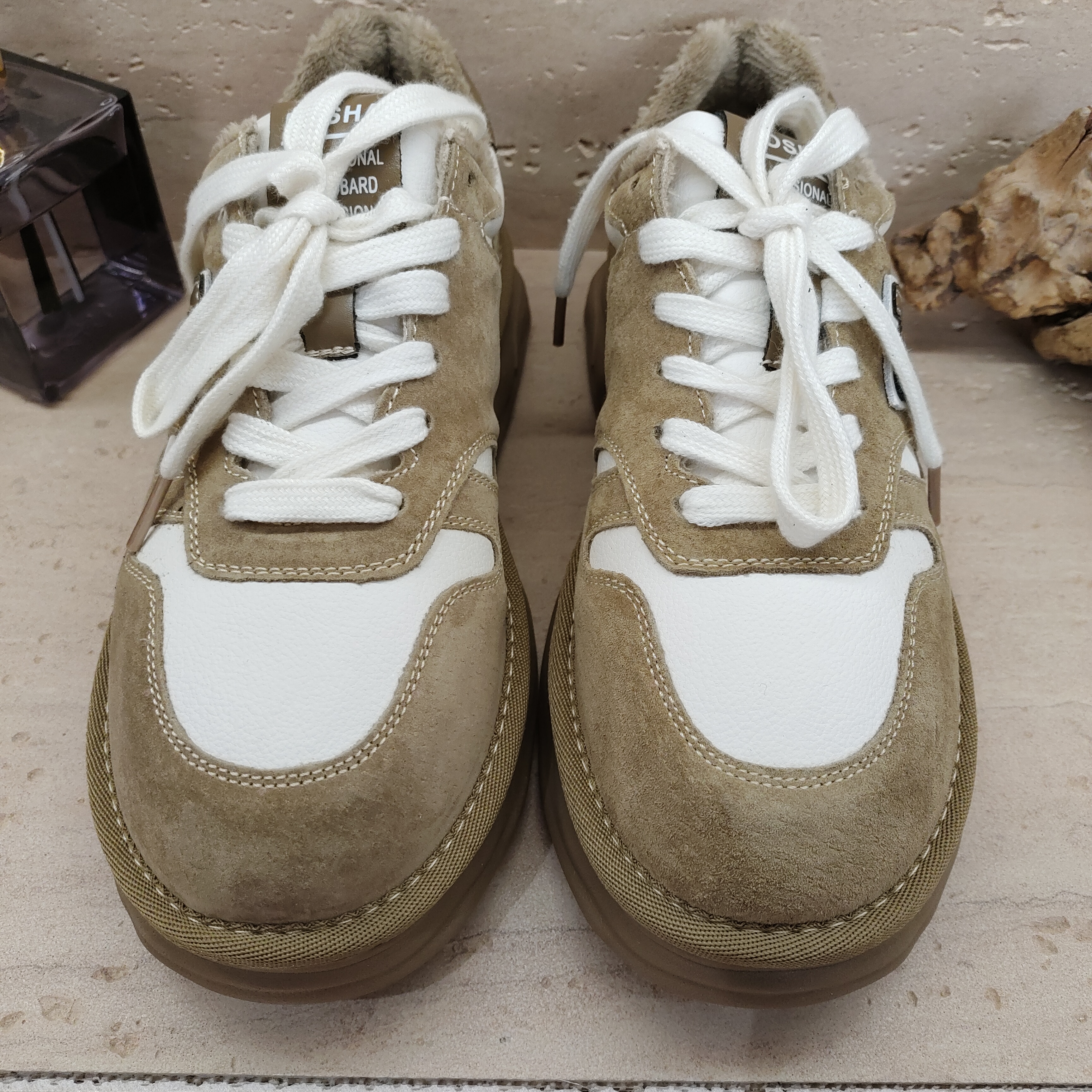 真皮侧字母加绒面包百搭休闲鞋7839-5店