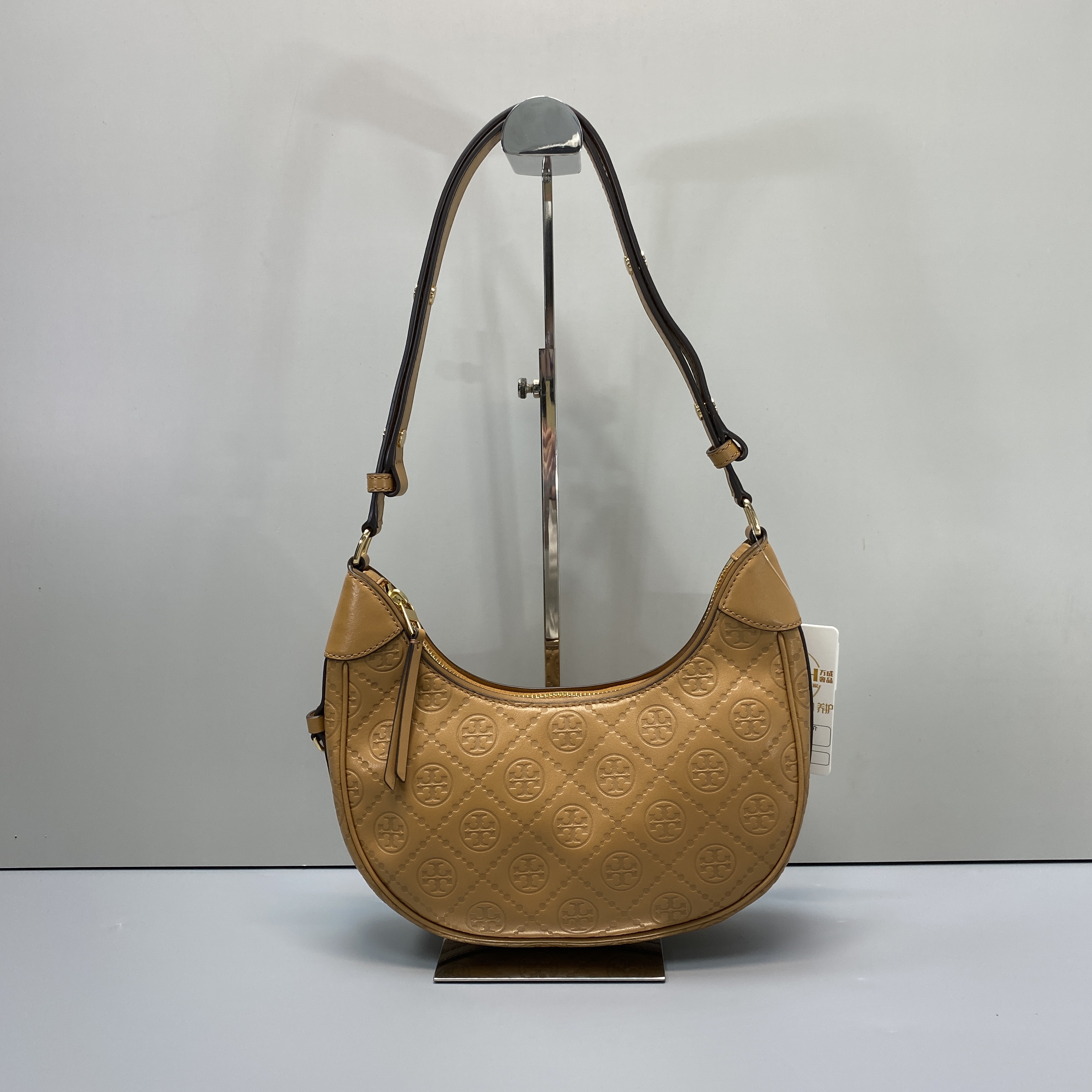 99新 TORY BURCH/汤丽柏琦 棕色压纹月牙腋下包25*13*7cmD101821