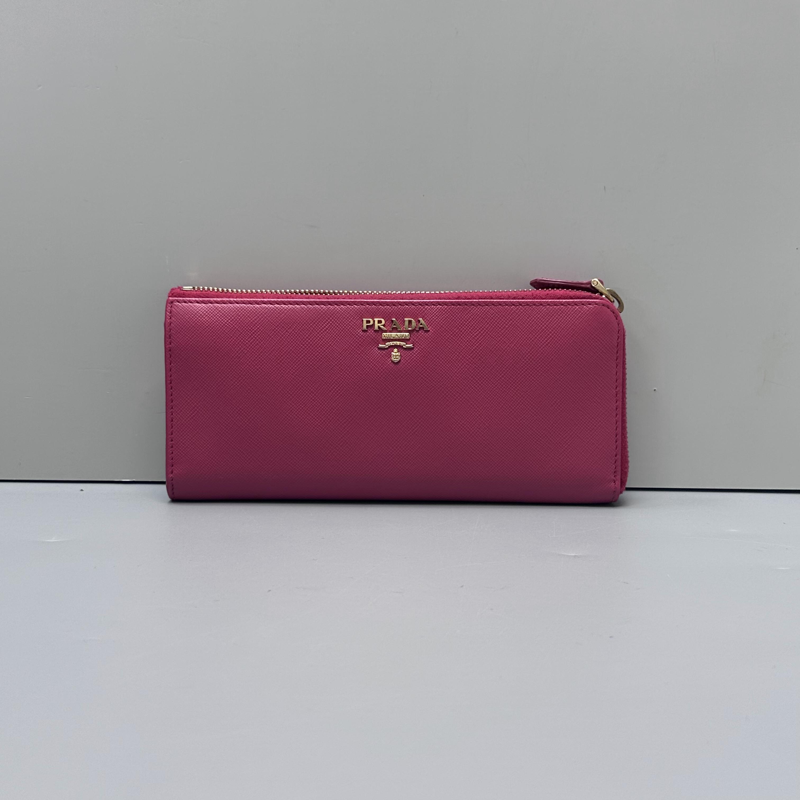 95新 Prada/普拉达 普拉达玫红色长款钱包 19.5*9*2cmD112607