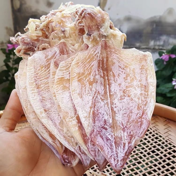 新鲜精选手工晾晒原味手撕鱿鱼干大小晒干烤制鱿鱼干产品煲粥爆炒