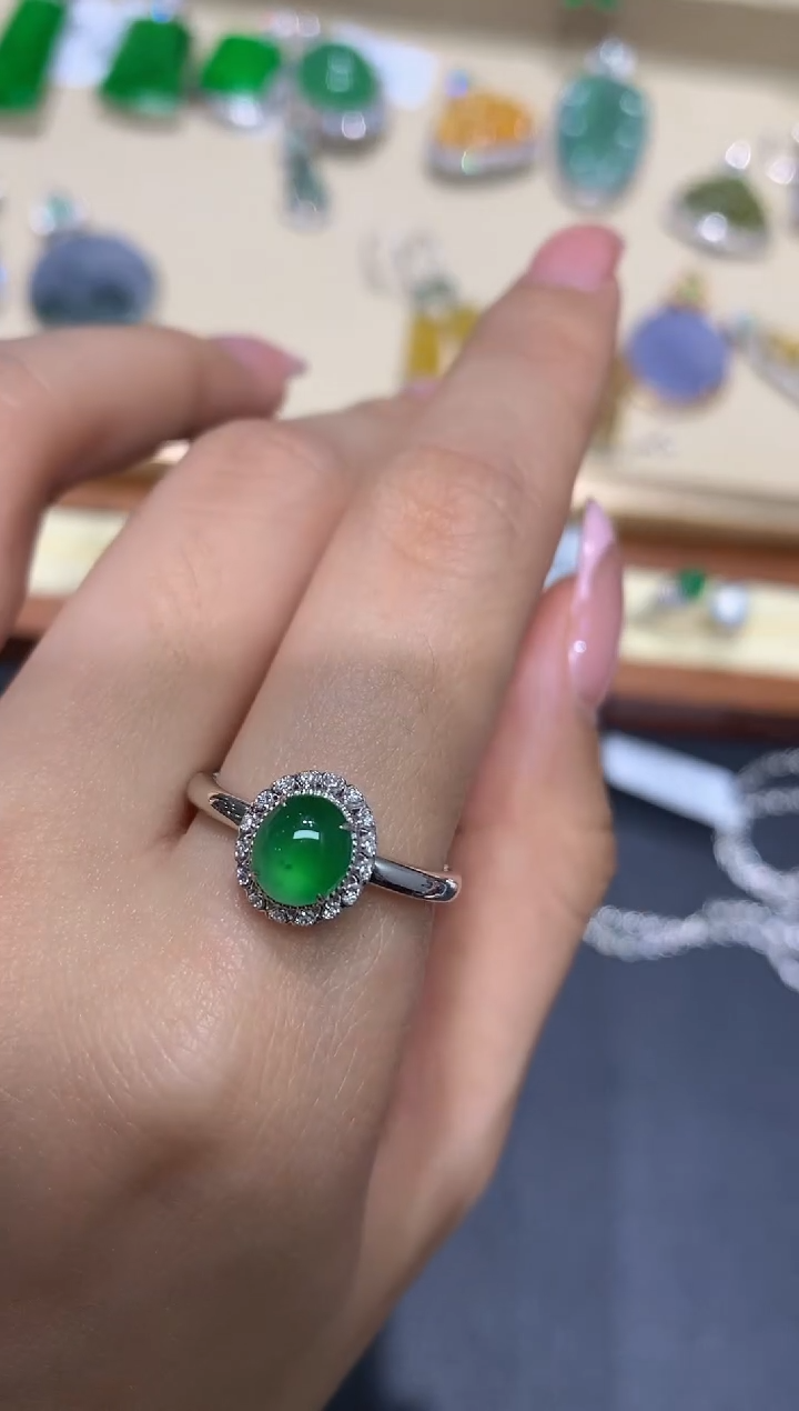 【闪购商品】翡翠戒指18K金镶嵌50团购