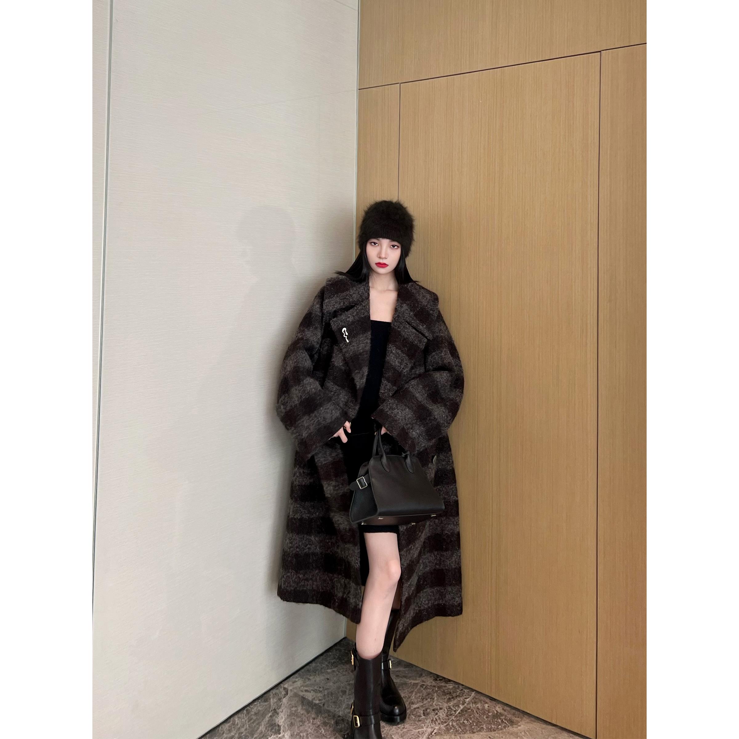 NancyCavally羊驼/羊毛混纺 花式圈圈纱时尚翻领廓形格纹毛呢大衣