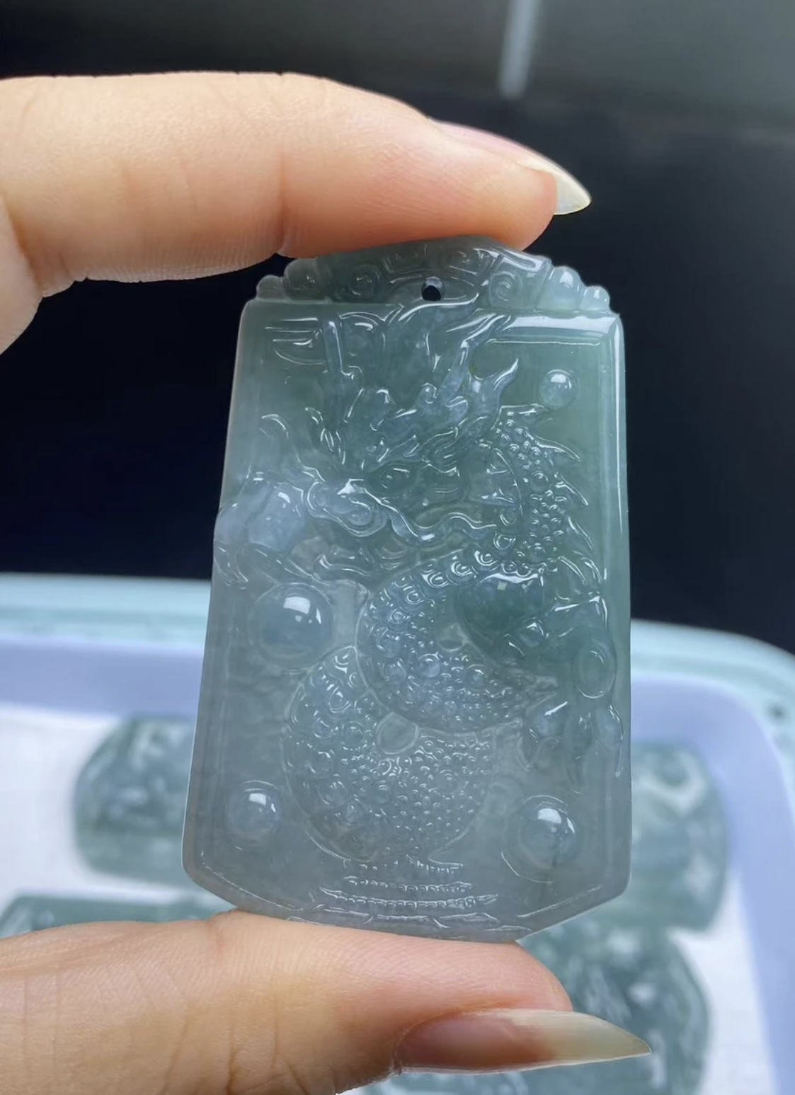 天然翡翠A货冰蓝水双面雕刻龙牌