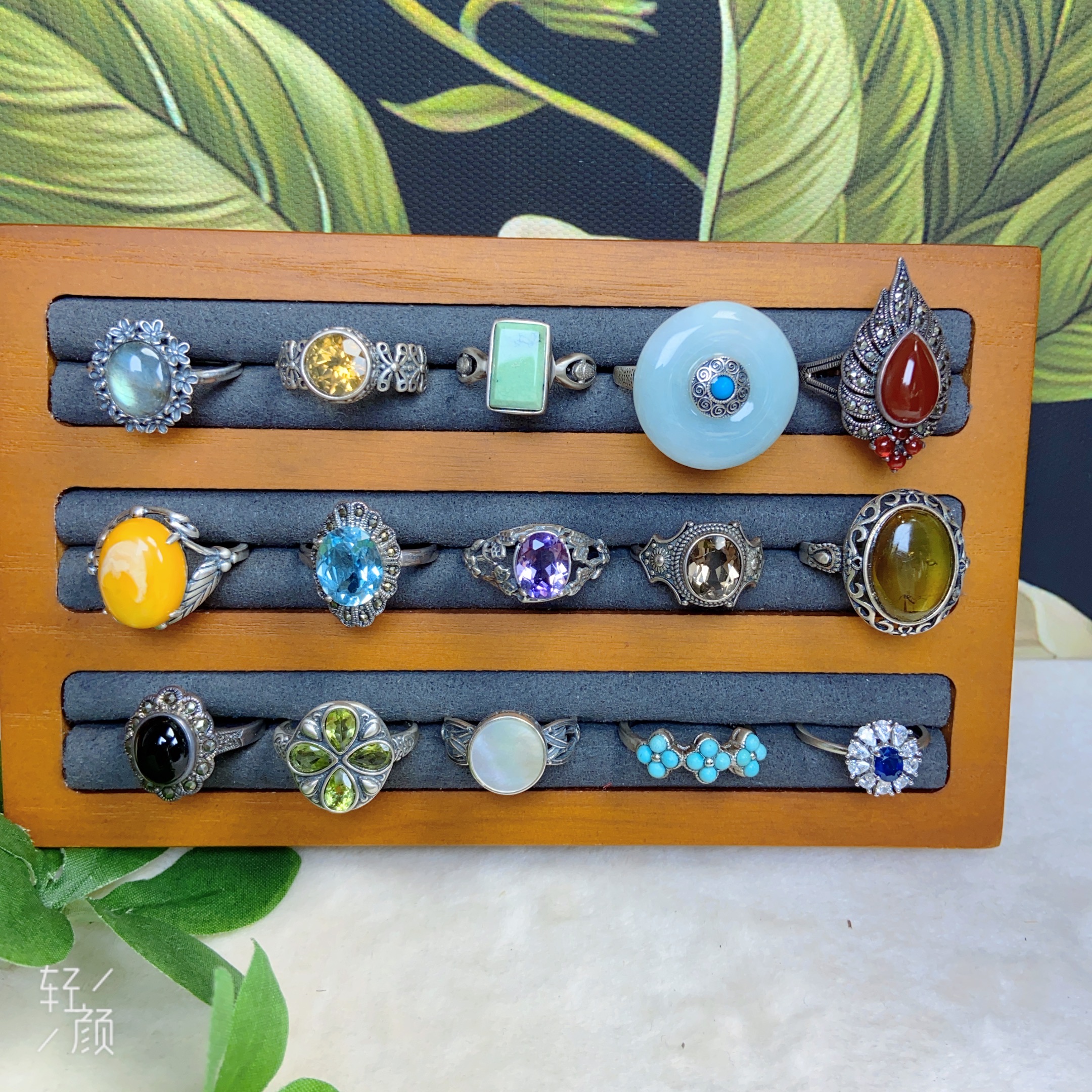 925银合成锆石戒指 925银复古彩色戒指 时尚轻奢款 手工款 