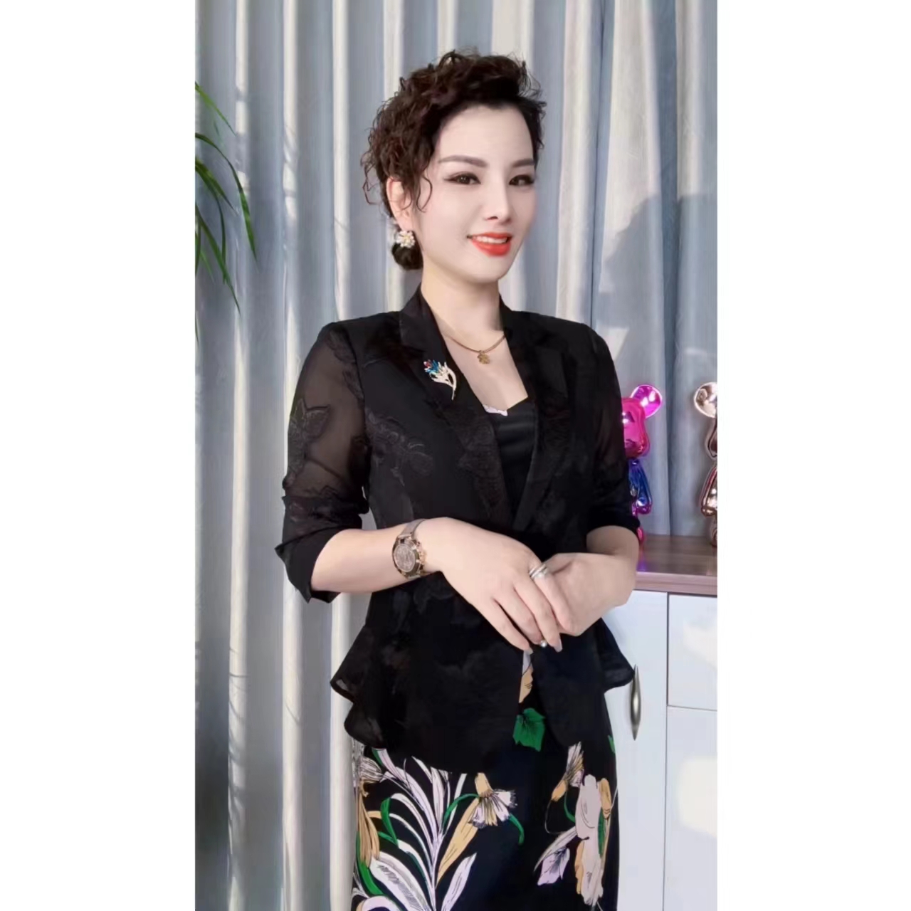 糖糖严选高级感气质印花短款小西服2403