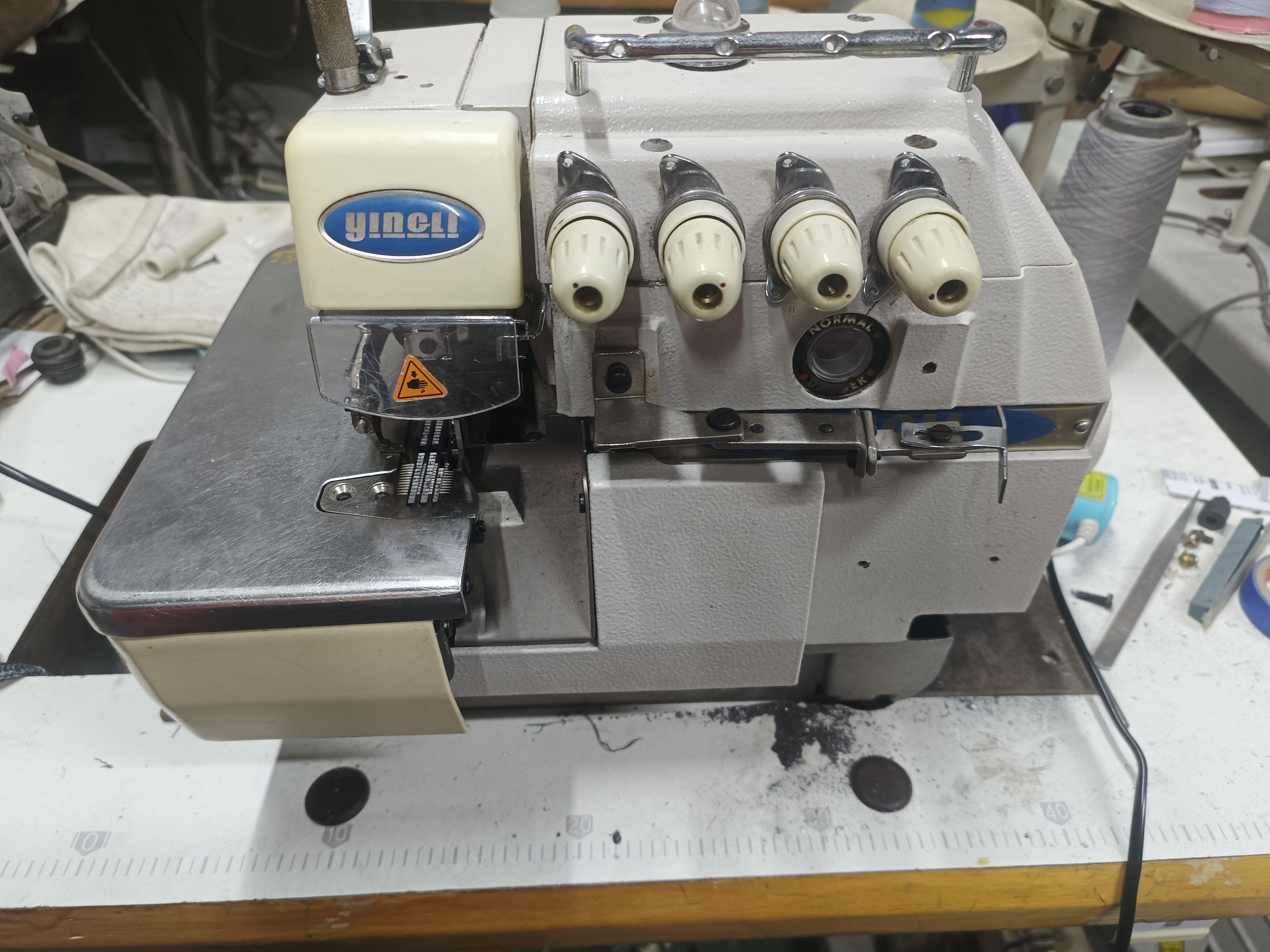 桌面款四线包缝机家用拷边机