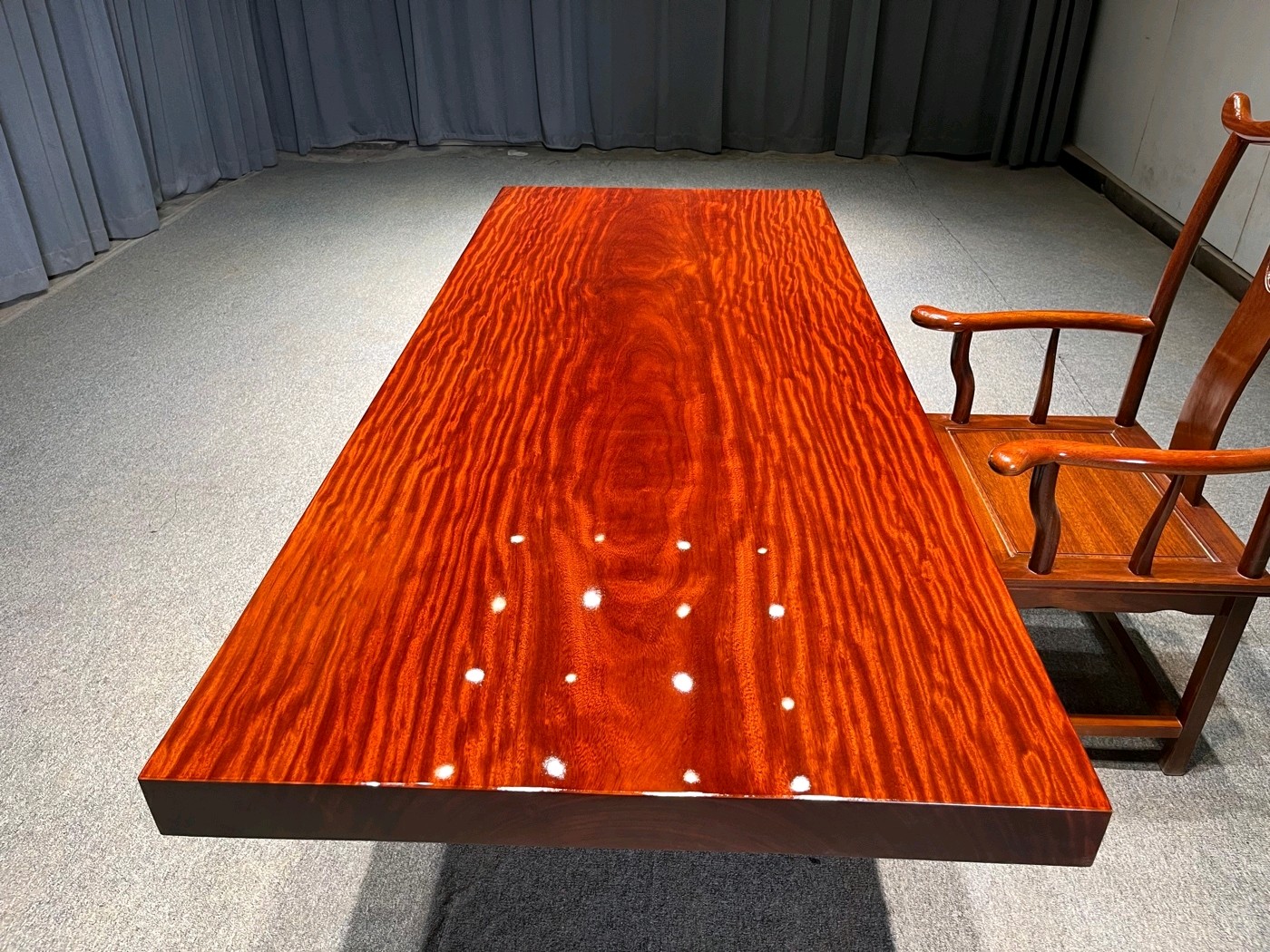 220*91*8红塔利小巴花纯实木大板桌，配支架不包邮，邮费咨询客服