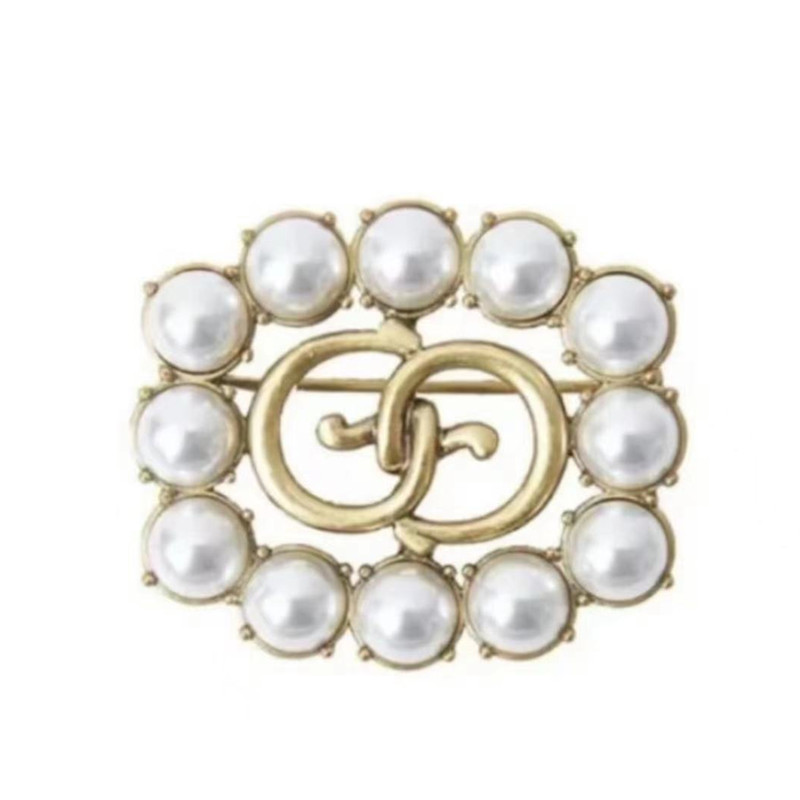 合金胸针 同心协力珠双G字母胸针新款百搭小众气质配饰品别针