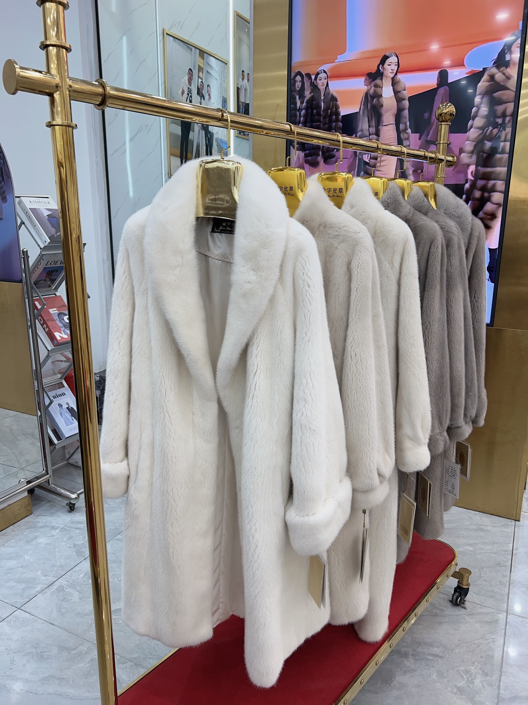 青果领挽袖长款大衣