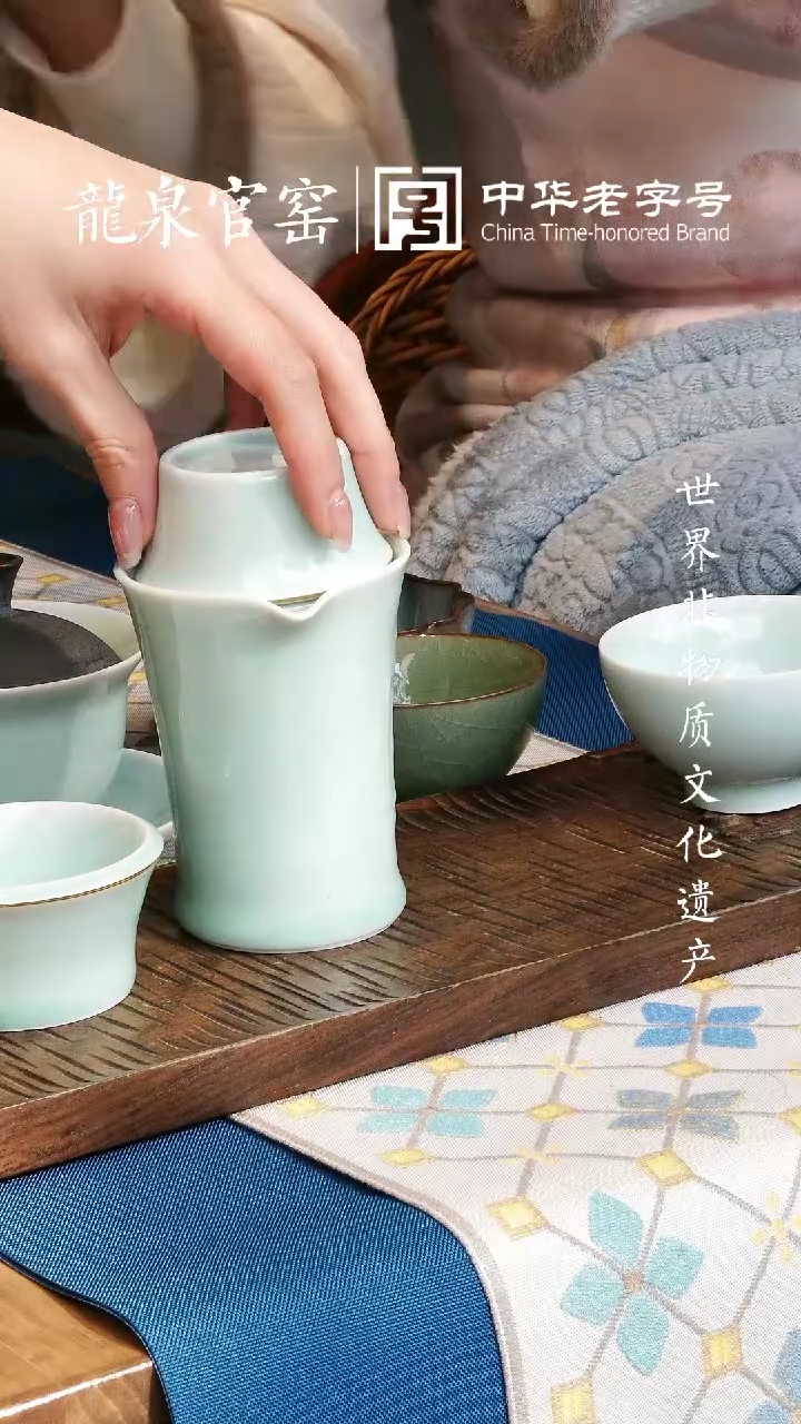 【闪购商品】陶瓷宫廷御猫旅行装