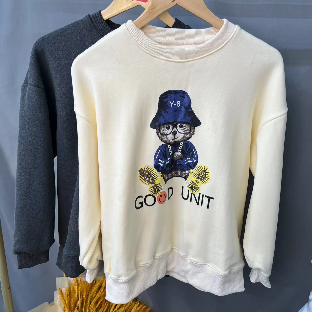 A00女士秋冬季加绒加厚婴儿绒超柔小熊印花圆领卫衣