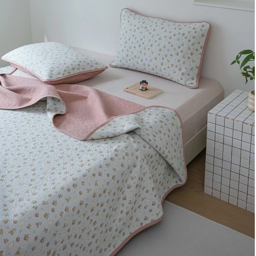 经典云朵棉砂洗卡通床盖/床盖三件套透气亲肤可随意机洗         