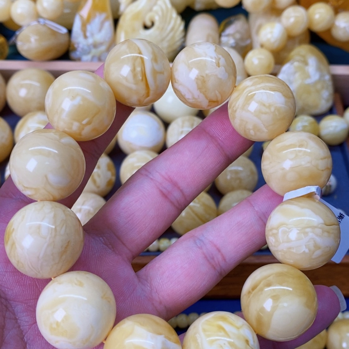 【闪购商品】琥珀裸石未镶嵌龙****龘