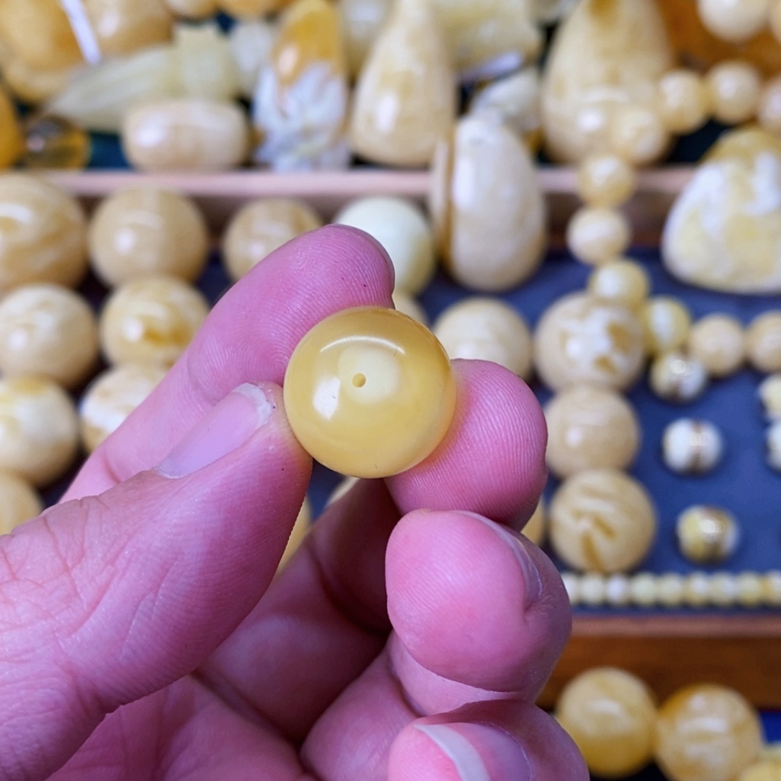 【闪购商品】琥珀裸石未镶嵌咬****亮