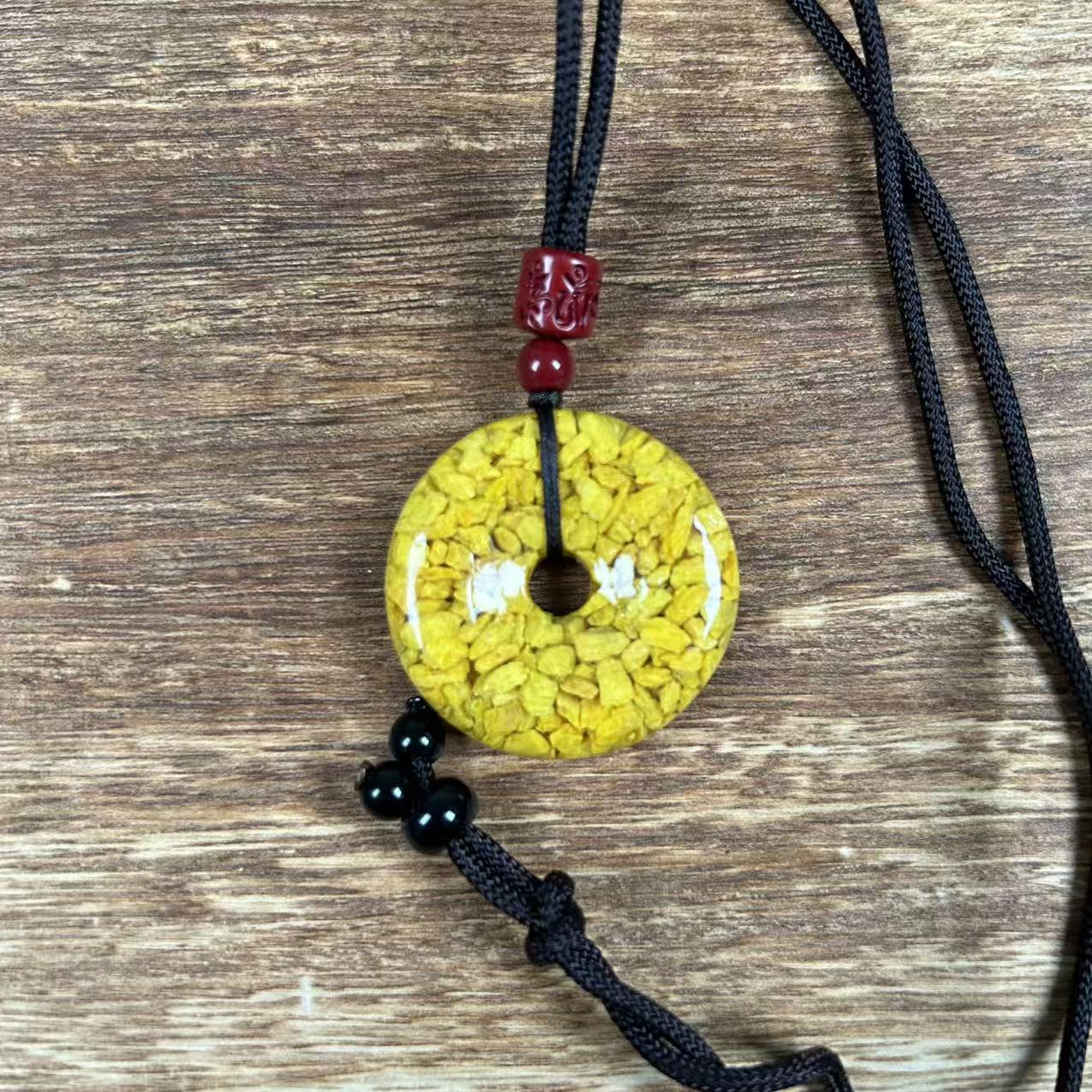 含辰砂工艺品精工手编吊坠搭配雄黄晶体啥平安扣扣子吊坠挂件