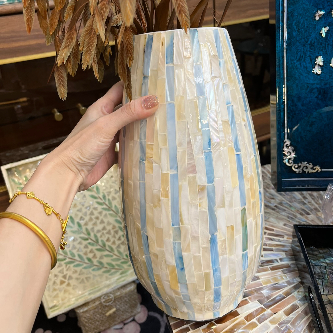 T水蓝色调高款贝壳花瓶