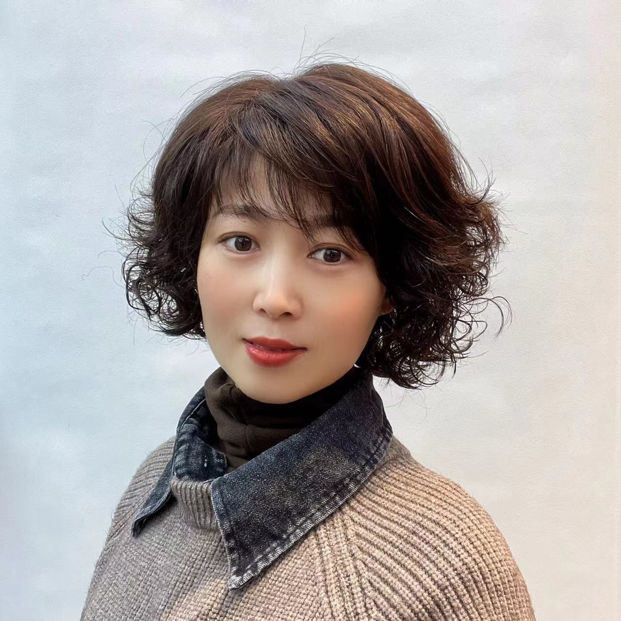 Shinuoge/诗诺格气质中长卷发太太款仿真大头皮假发套