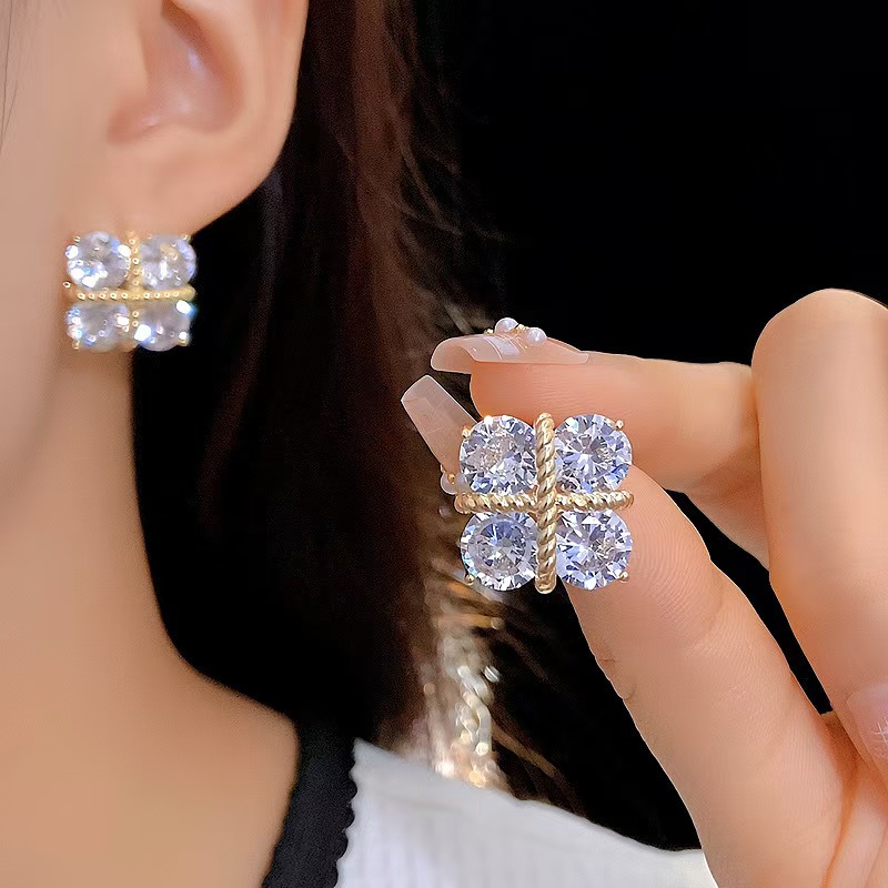 铜合金耳饰 铜合金 轻奢时尚百搭 法式既视感设计个性耳饰PT0256