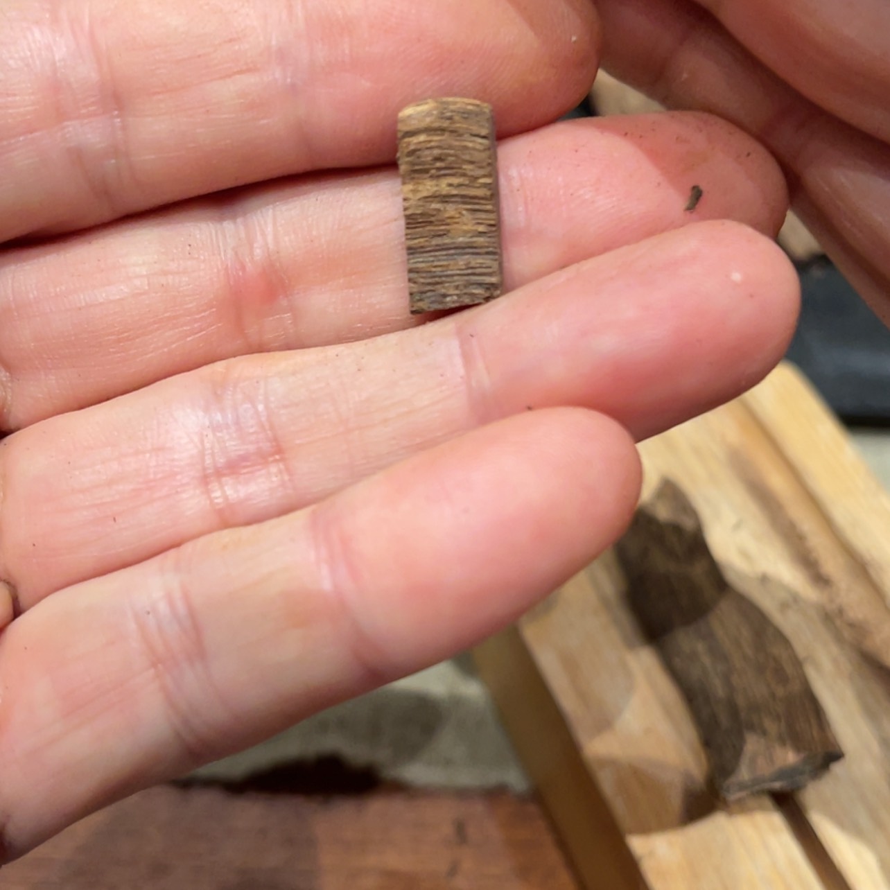 【闪购商品】沉香吊坠红土