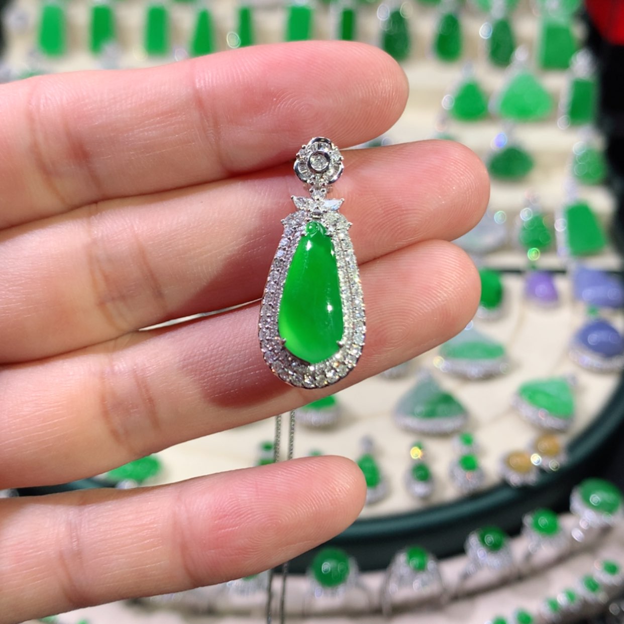 【闪购商品】翡翠颈饰18K金镶嵌